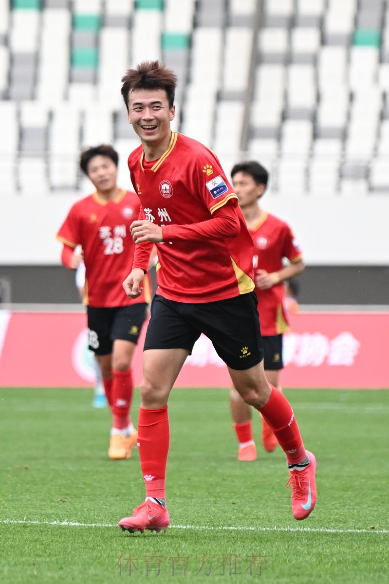 徐展4场4球+助攻张睿 解放军擒武汉稳前八